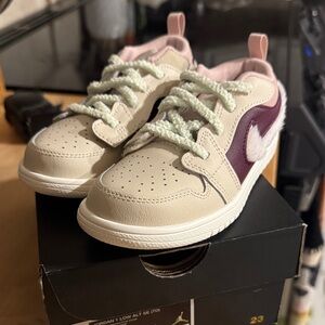 Nike Kids Sneakers - Cream and Pink